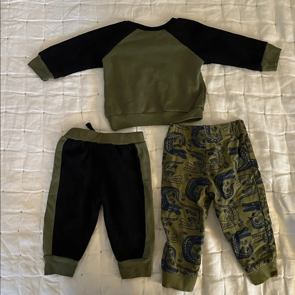 11 piece 12mo. Cute Baby Boy Animal themed Clothes (040) - Picture 3 of 16